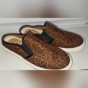 Time and Tru Women's Twin Gore Leopard Slip On Mules Shoes